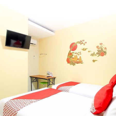 Super Oyo Capital O 217 A1 Hotel Surabaya Eksteriør bilde