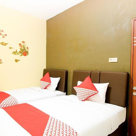 Super Oyo Capital O 217 A1 Hotel Surabaya Eksteriør bilde